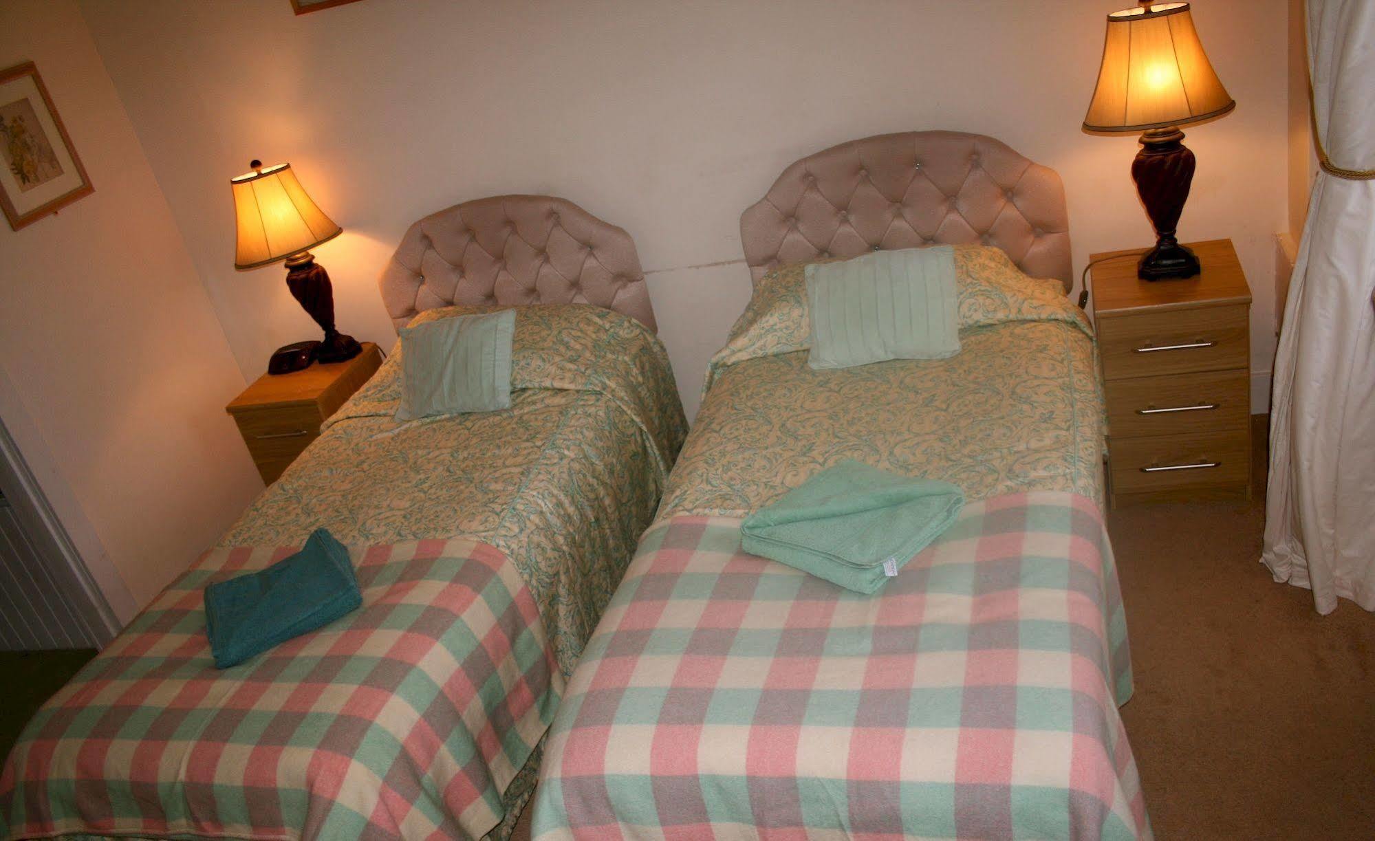 The Weem Inn Aberfeldy Buitenkant foto